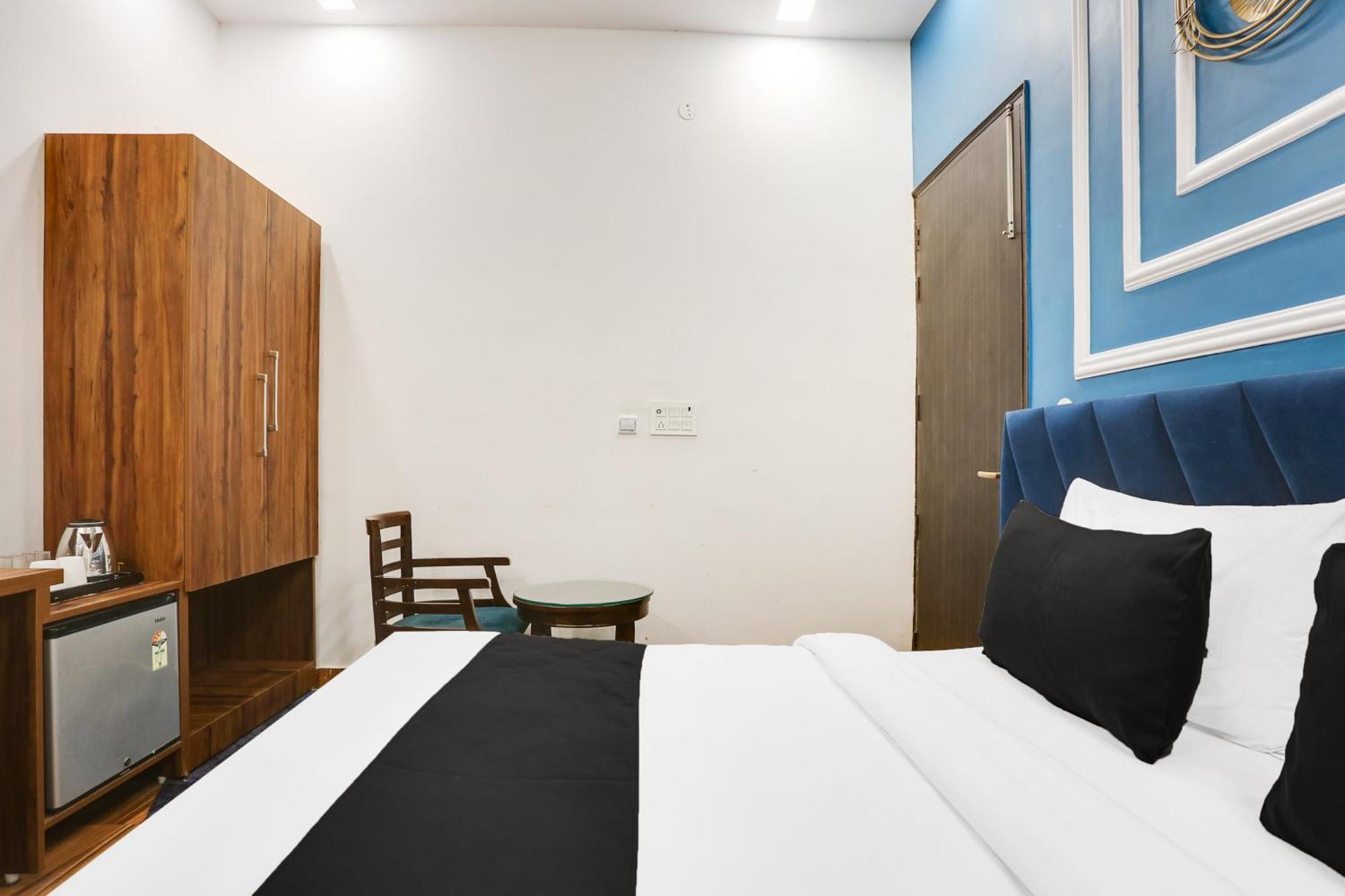 Hotel O Royal Guest House Garhi Harsaru Buitenkant foto