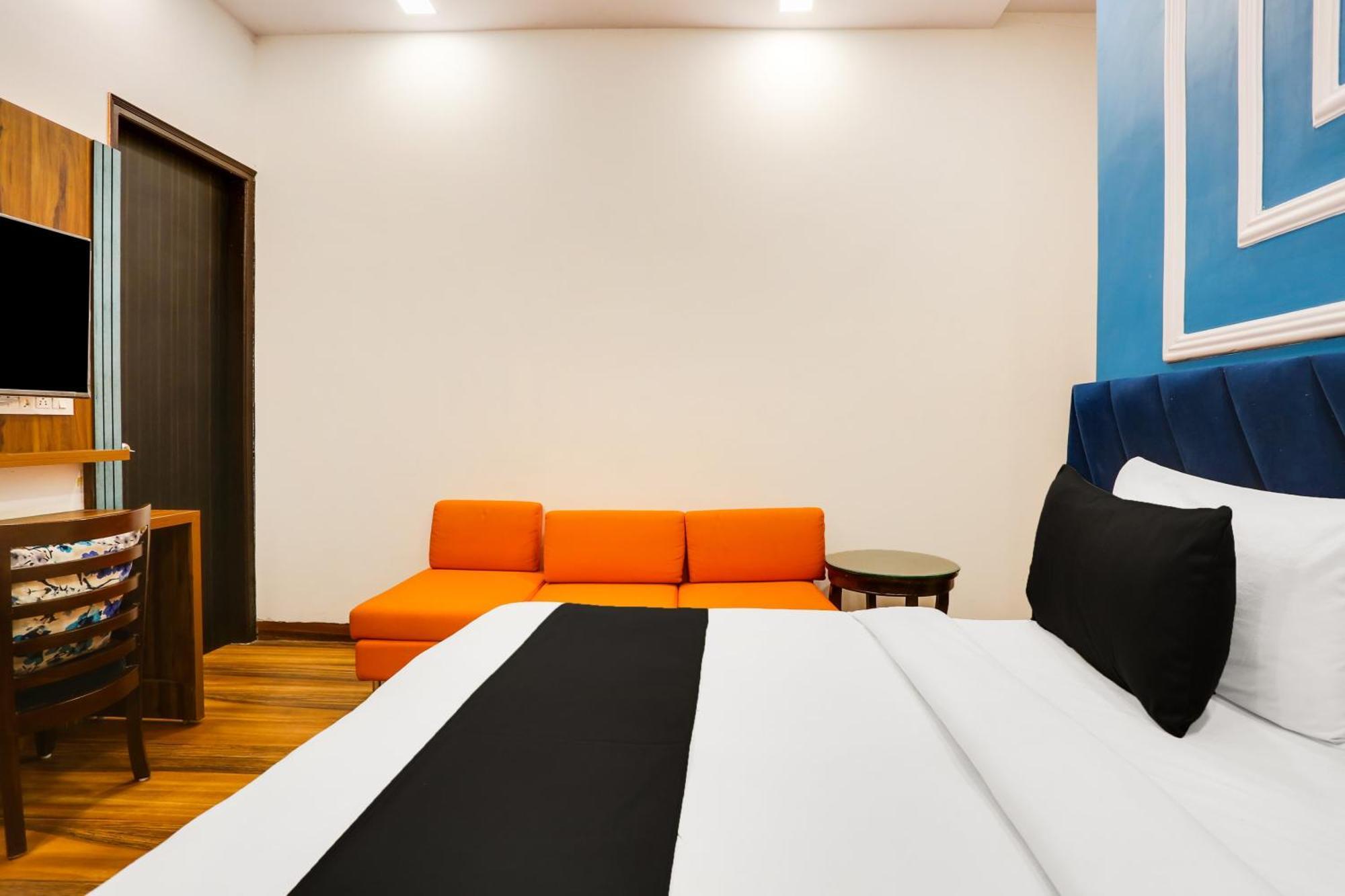 Hotel O Royal Guest House Garhi Harsaru Buitenkant foto