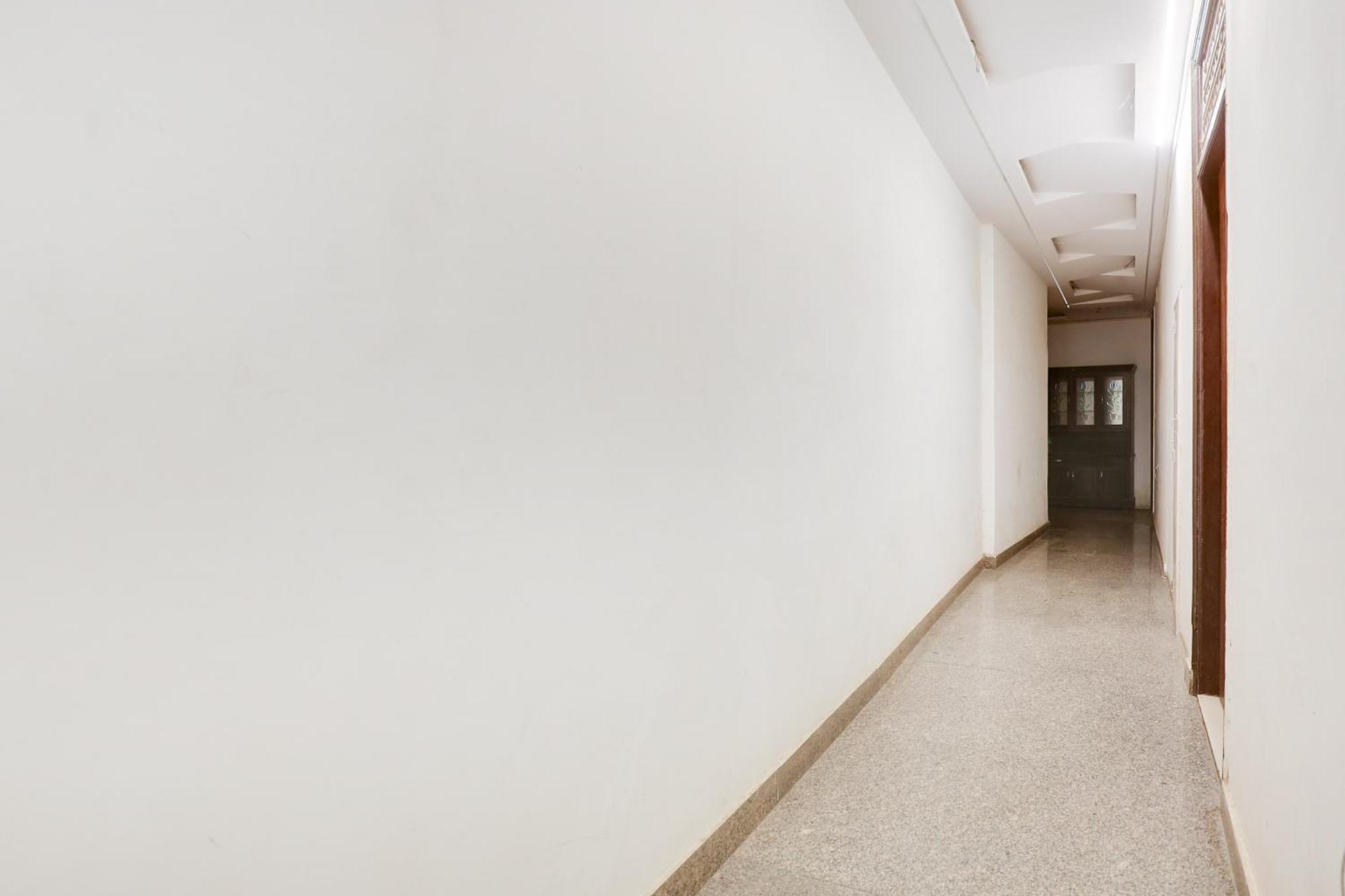 Hotel O Royal Guest House Garhi Harsaru Buitenkant foto
